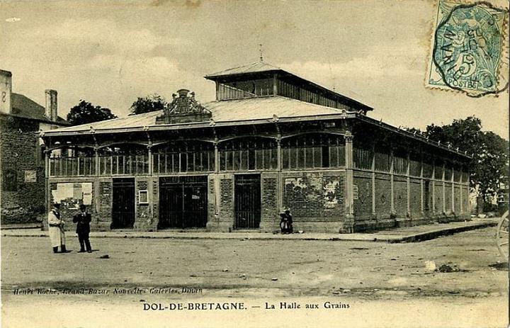 dol_roche_la halle aux grains.jpg